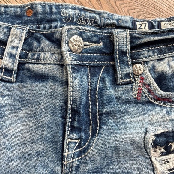 Miss Me Patriotic American Flag Distressed Cutoff Denim Shorts Size 27 - Picture 3 of 15
